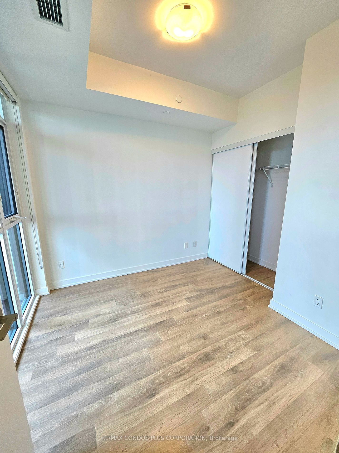 50 Ordnance St, unit 1701 for sale - image #7