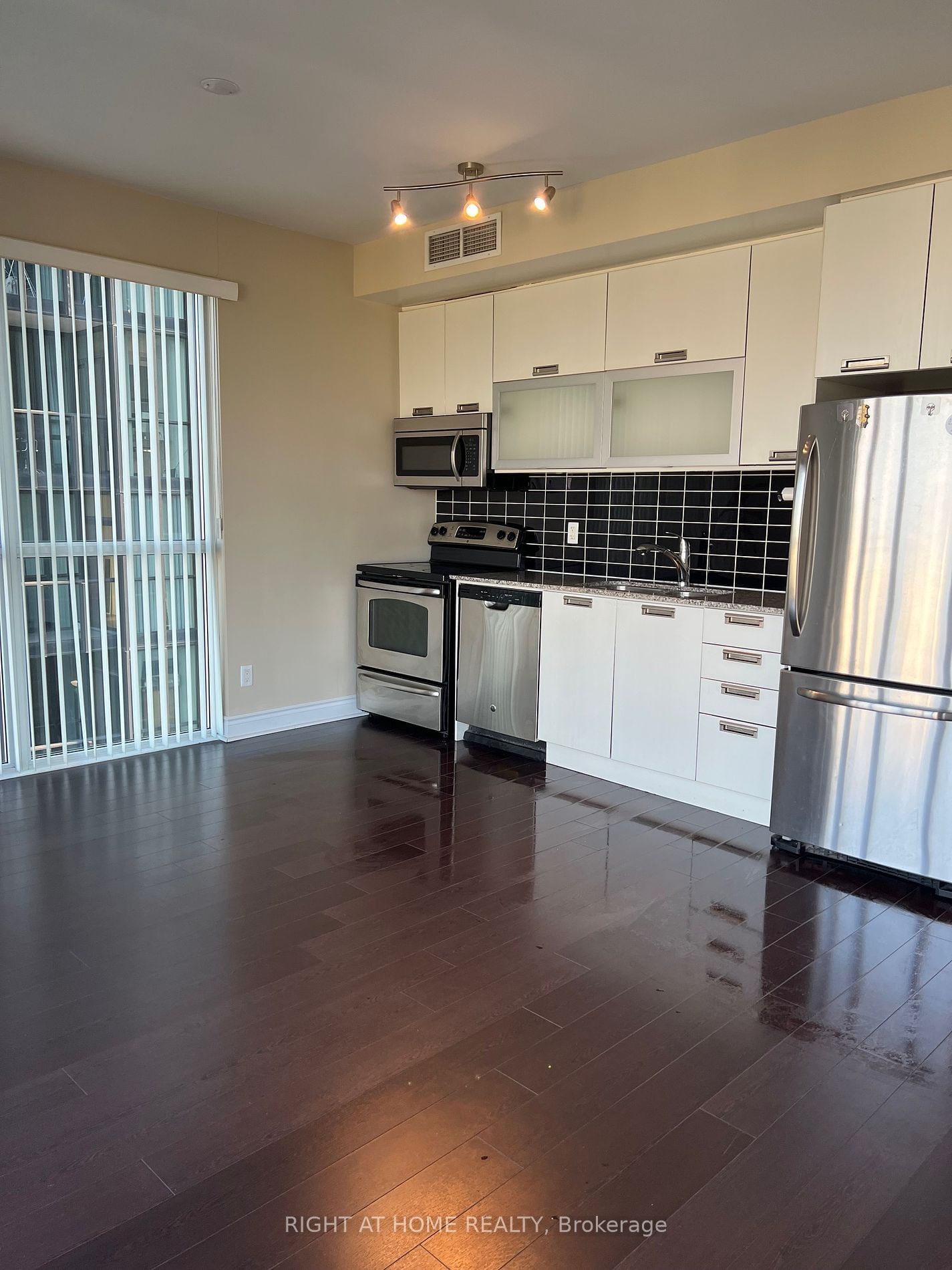 28 TED ROGERS Way, unit 3302 for rent - image #7