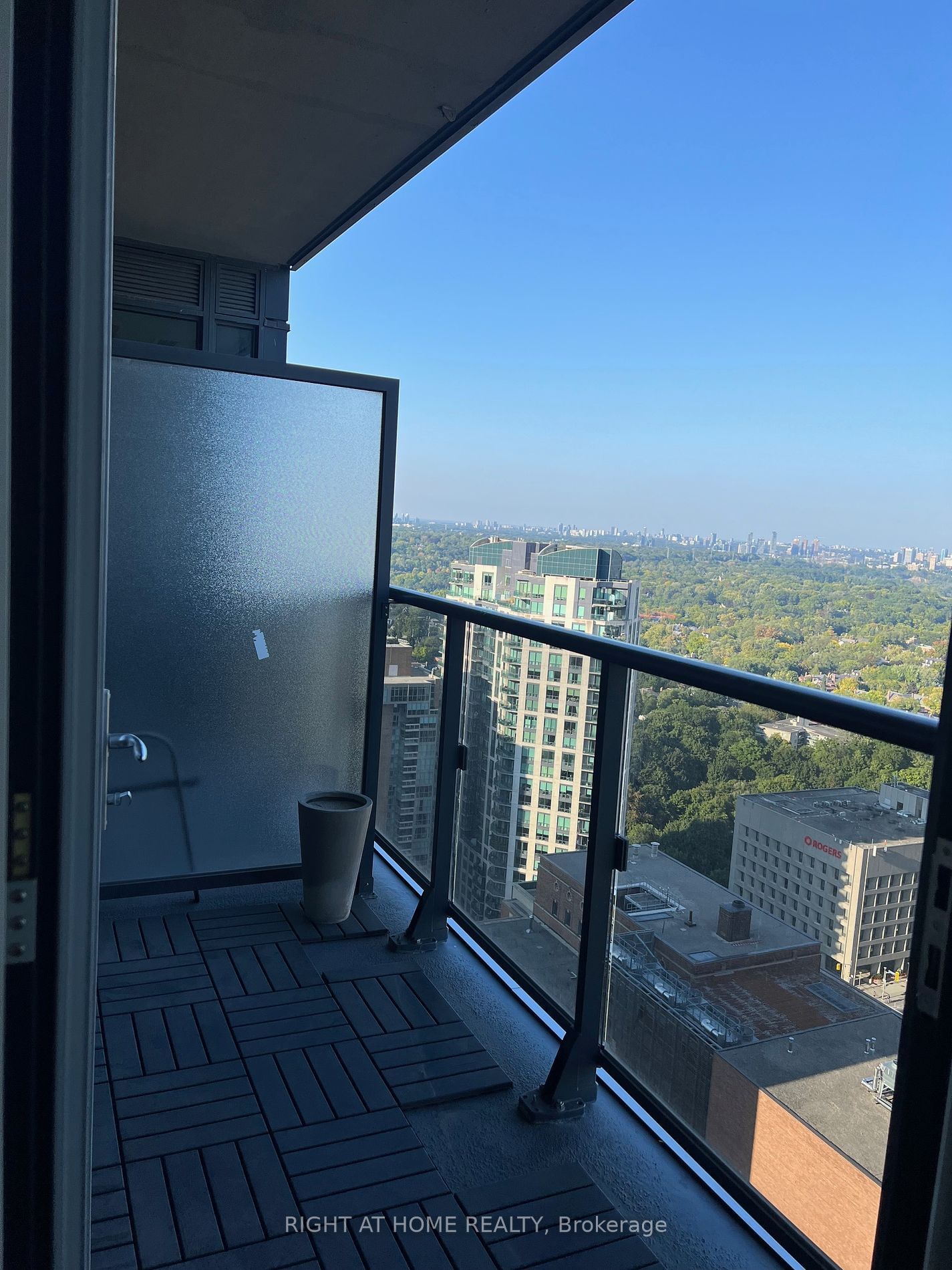 28 TED ROGERS Way, unit 3302 for rent - image #8