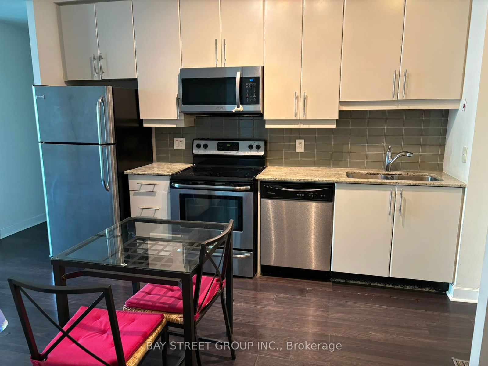 33 Bay St, unit 2705 for rent - image #8