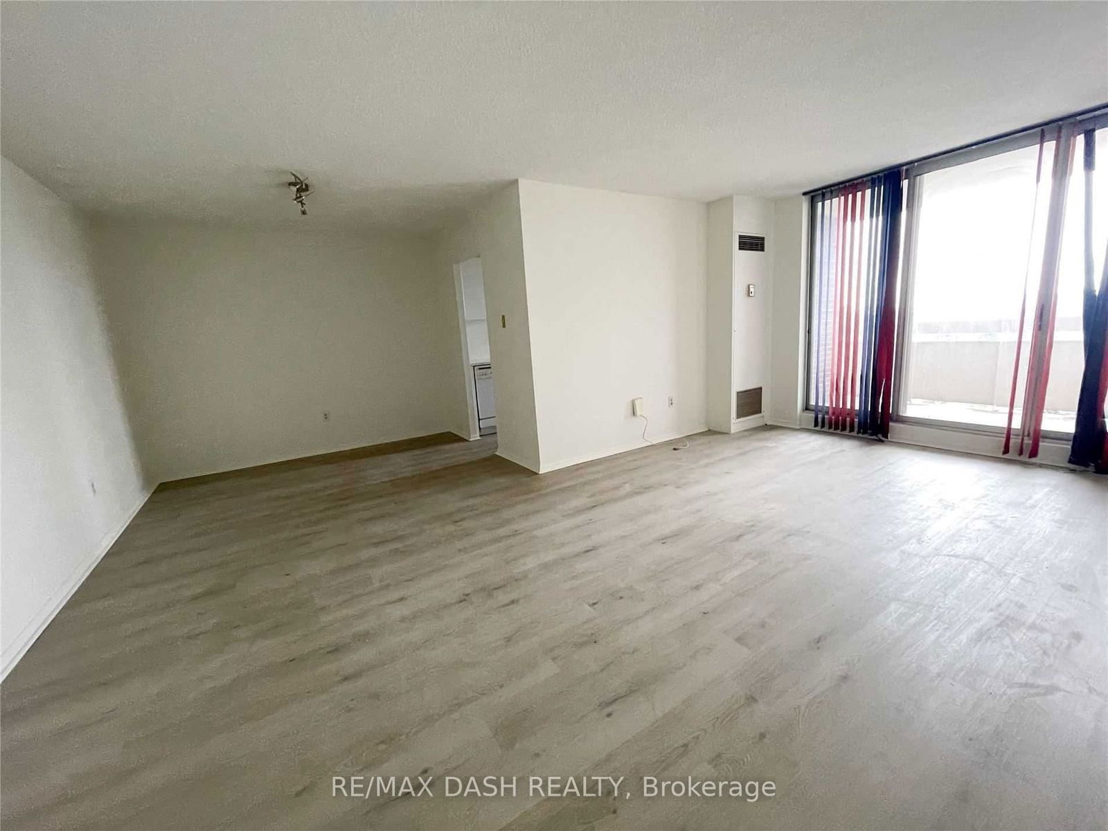 205 Hilda Ave, unit 1512 for rent - image #8