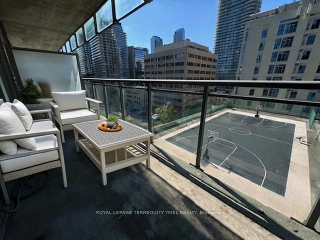 22 Wellesley St E, unit 804 for sale - image #17