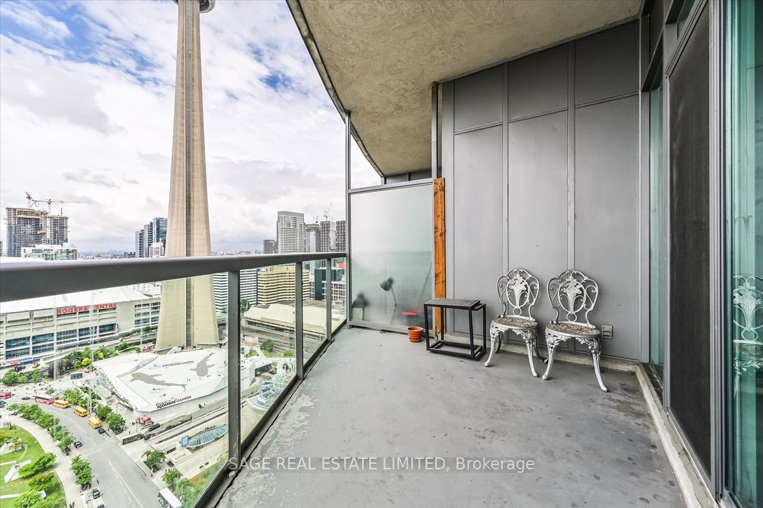 30 Grand Trunk Cres, unit PH15 for rent - image #19