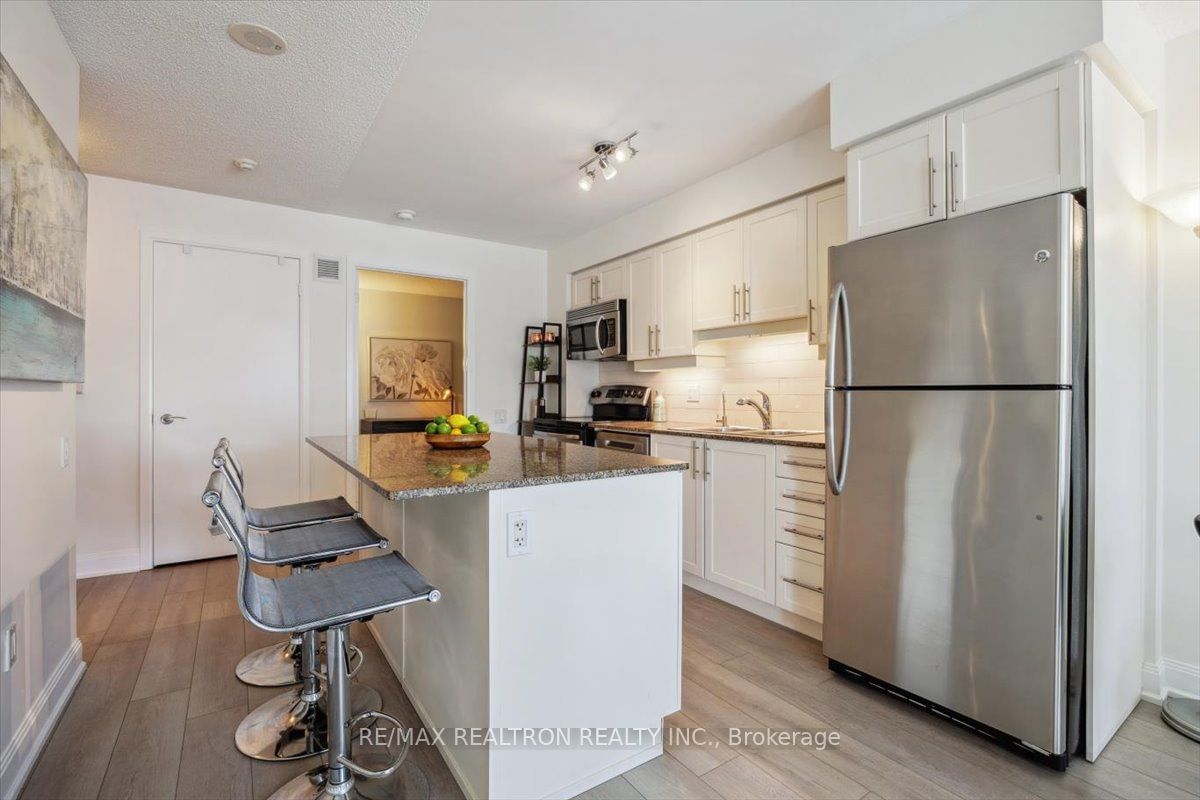 2191 Yonge St, unit 2601 for sale - image #2