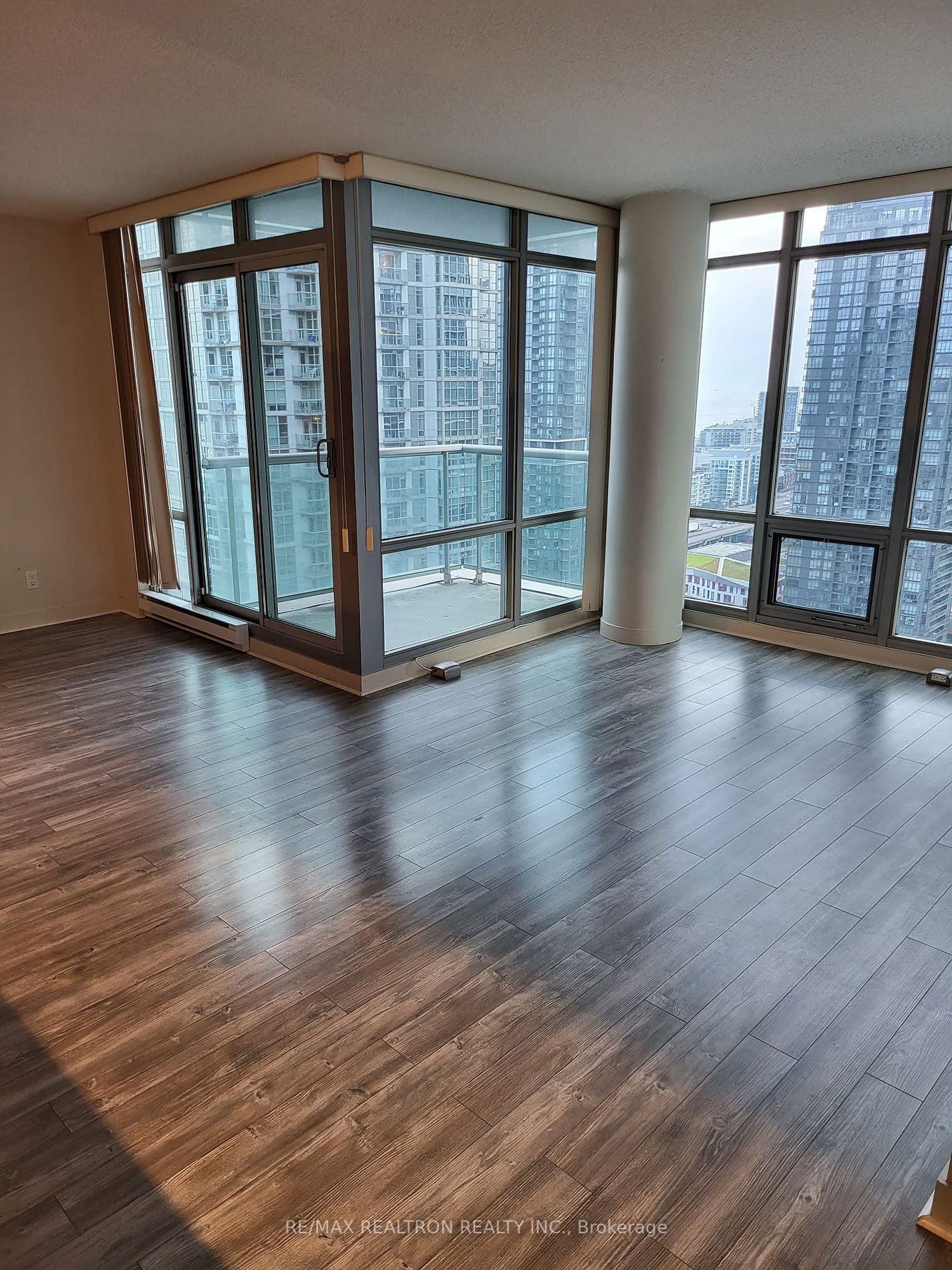 81 Navy Wharf Crt, unit 3306 for rent - image #3