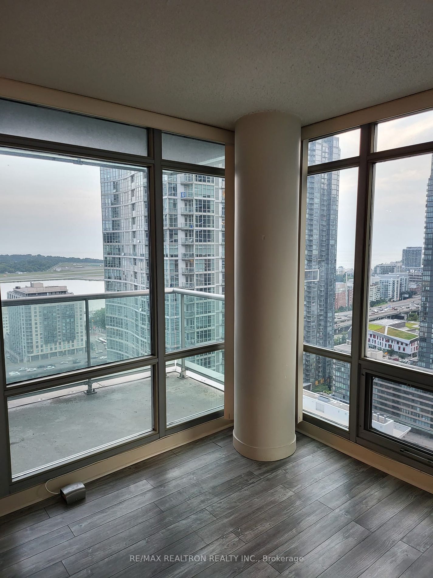 81 Navy Wharf Crt, unit 3306 for rent - image #6