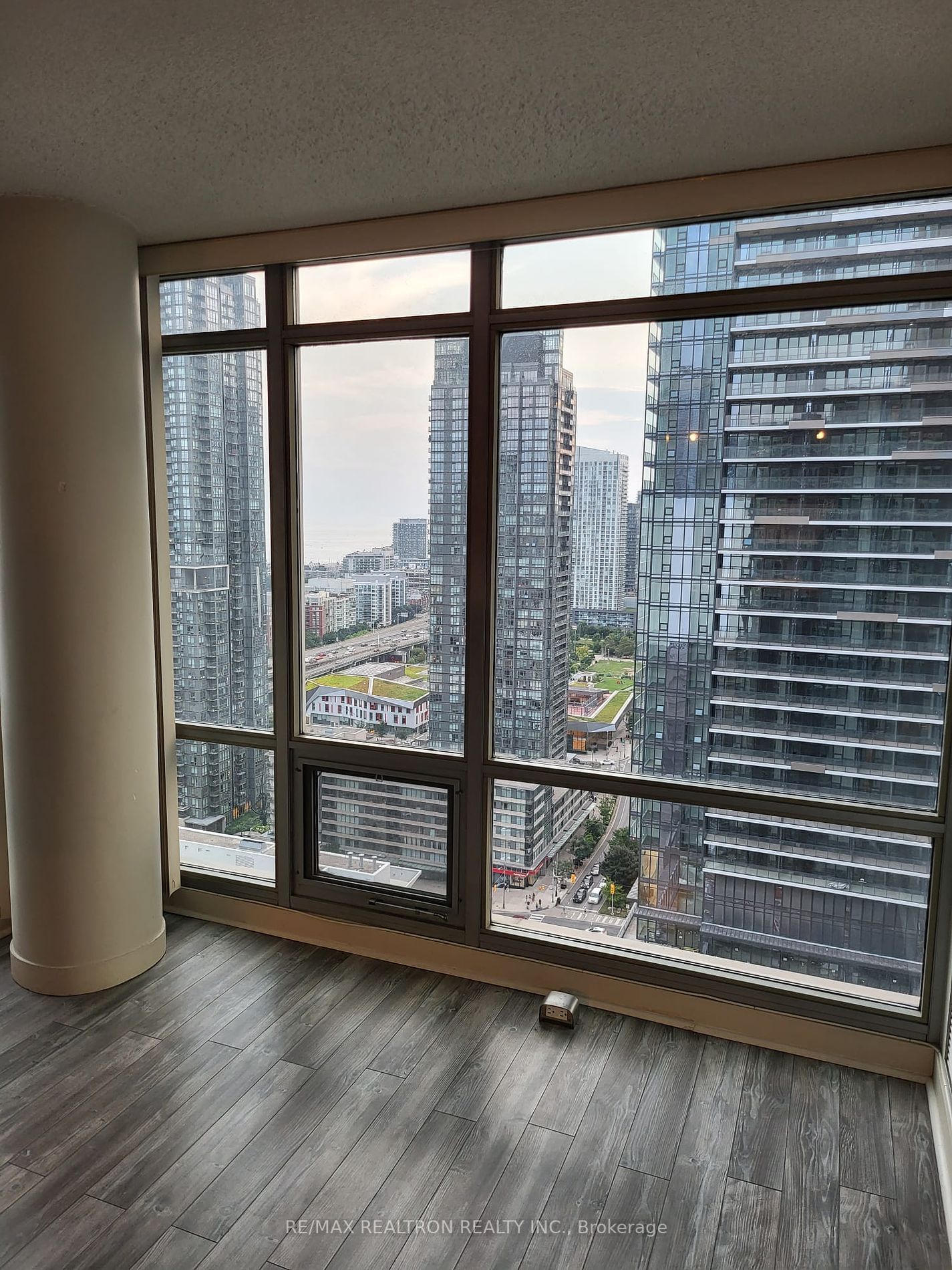 81 Navy Wharf Crt, unit 3306 for rent - image #7