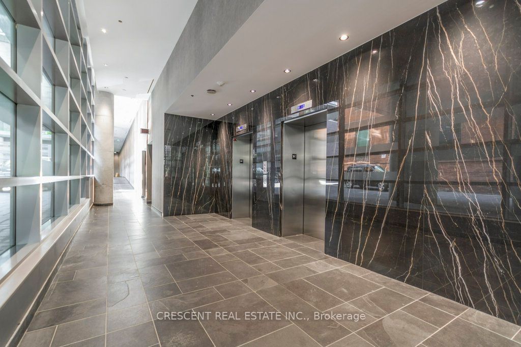 650 King St W, unit 402 for rent - image #5