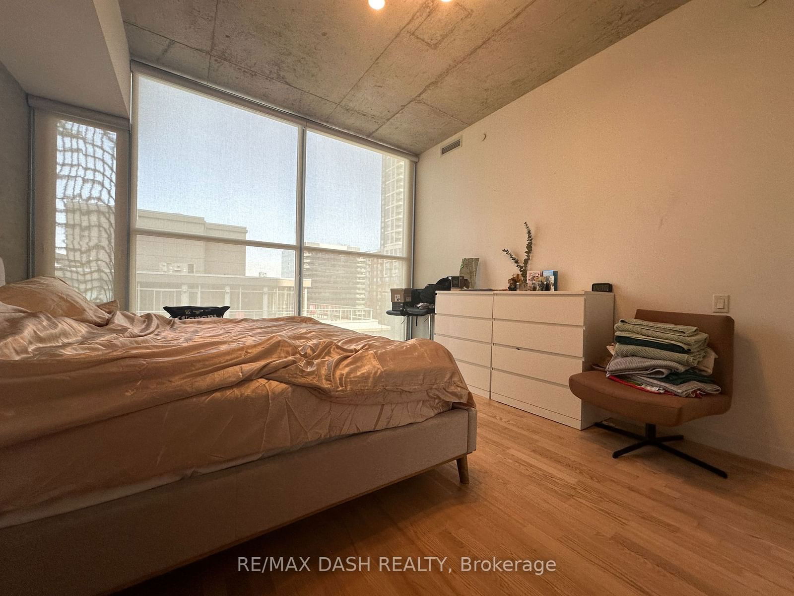 25 Oxley St, unit 1304 for rent