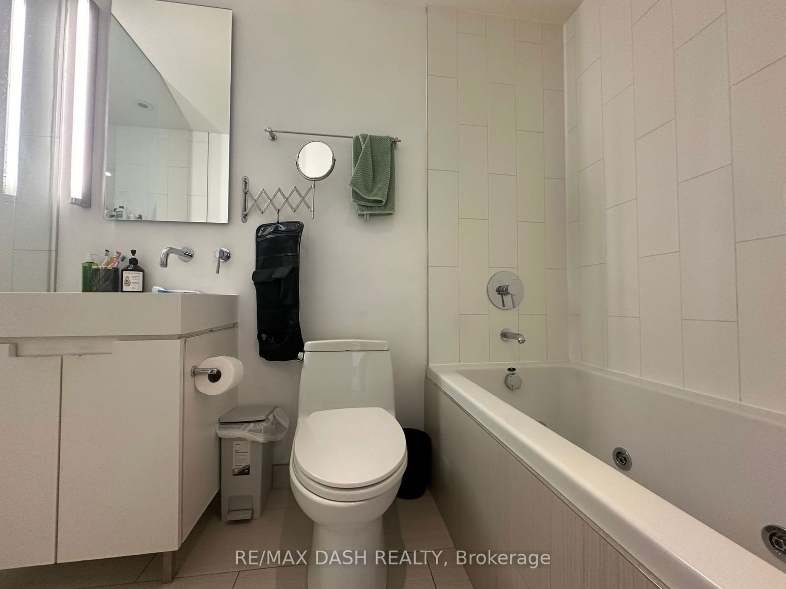 25 Oxley St, unit 1304 for rent