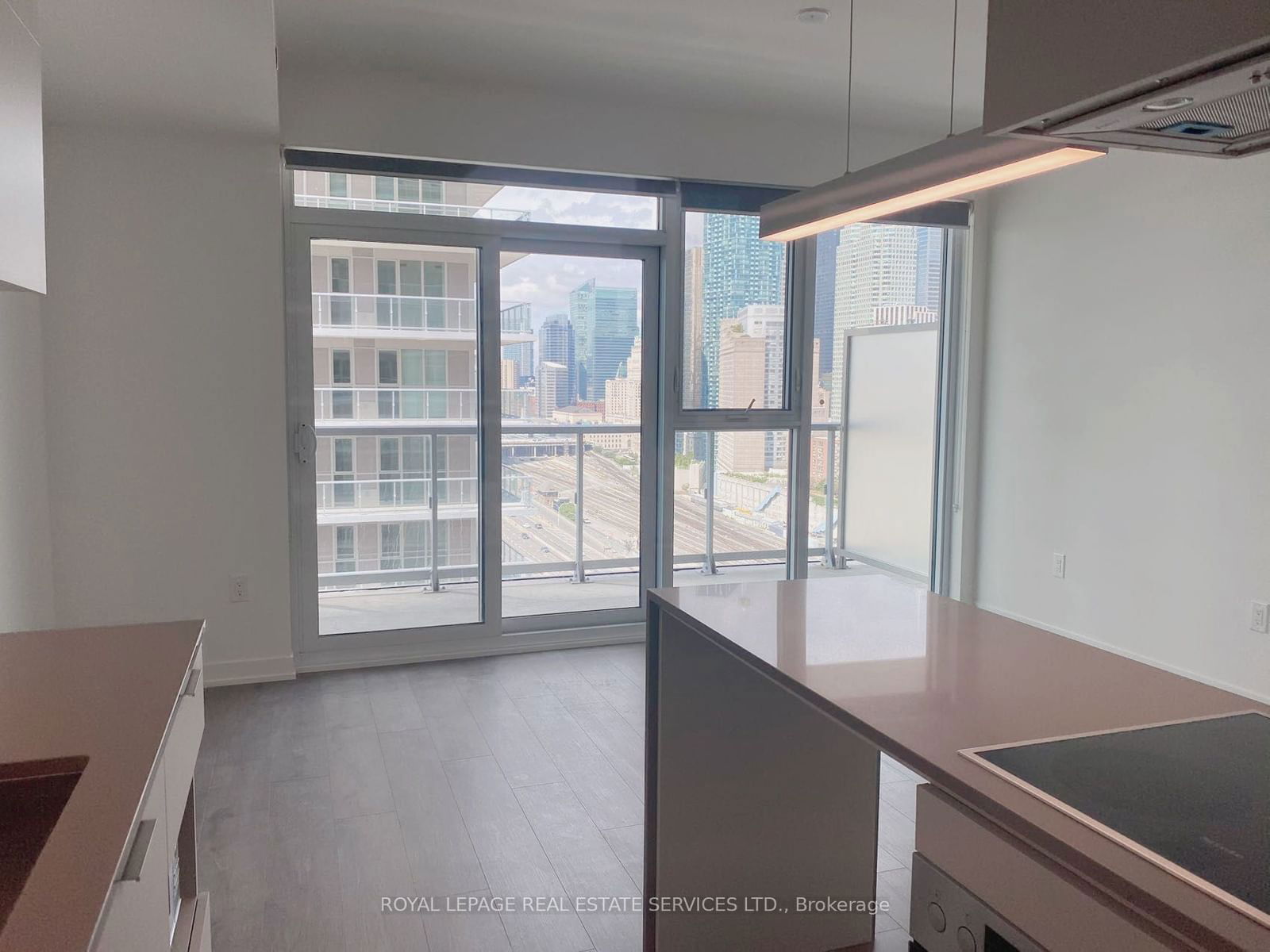 20 Richardson St, unit 1806 for rent