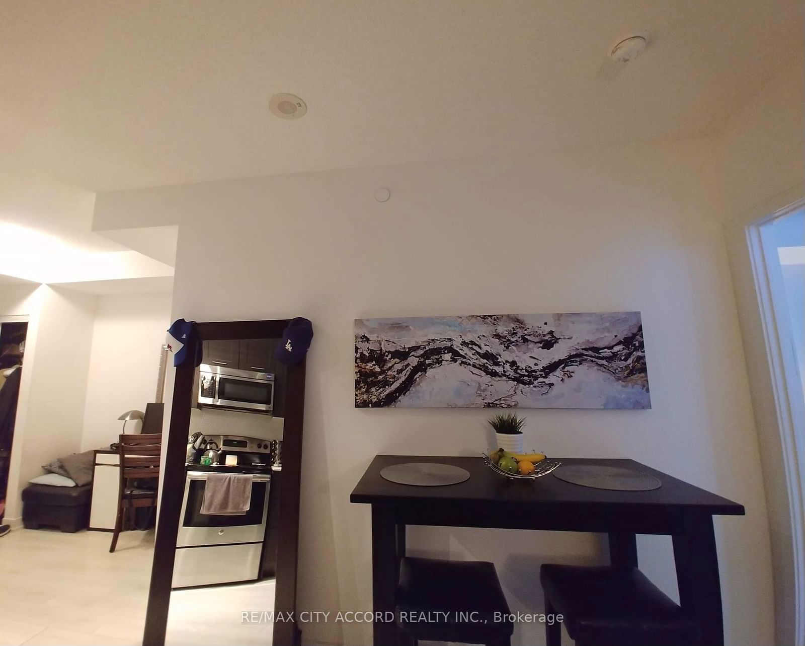 50 Bruyeres Mews, unit 302 for rent - image #6