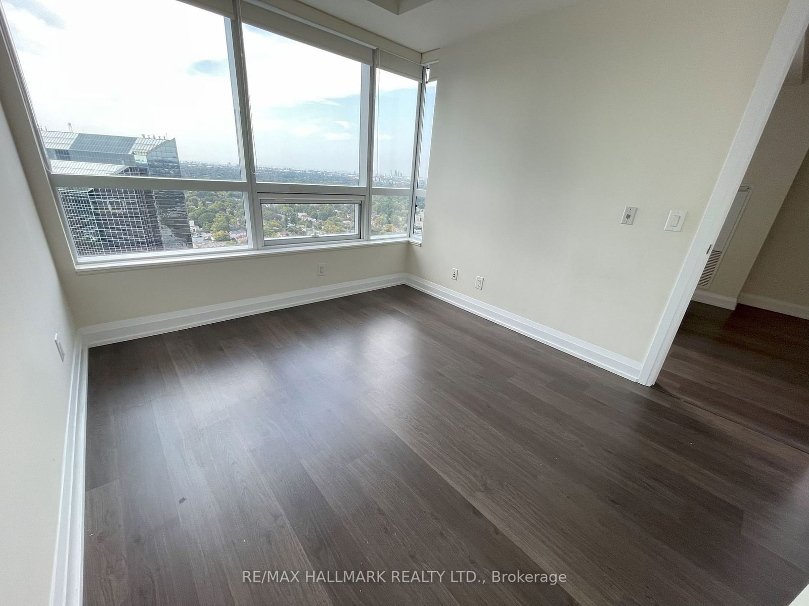 5 Sheppard Ave E, unit 2918 for rent