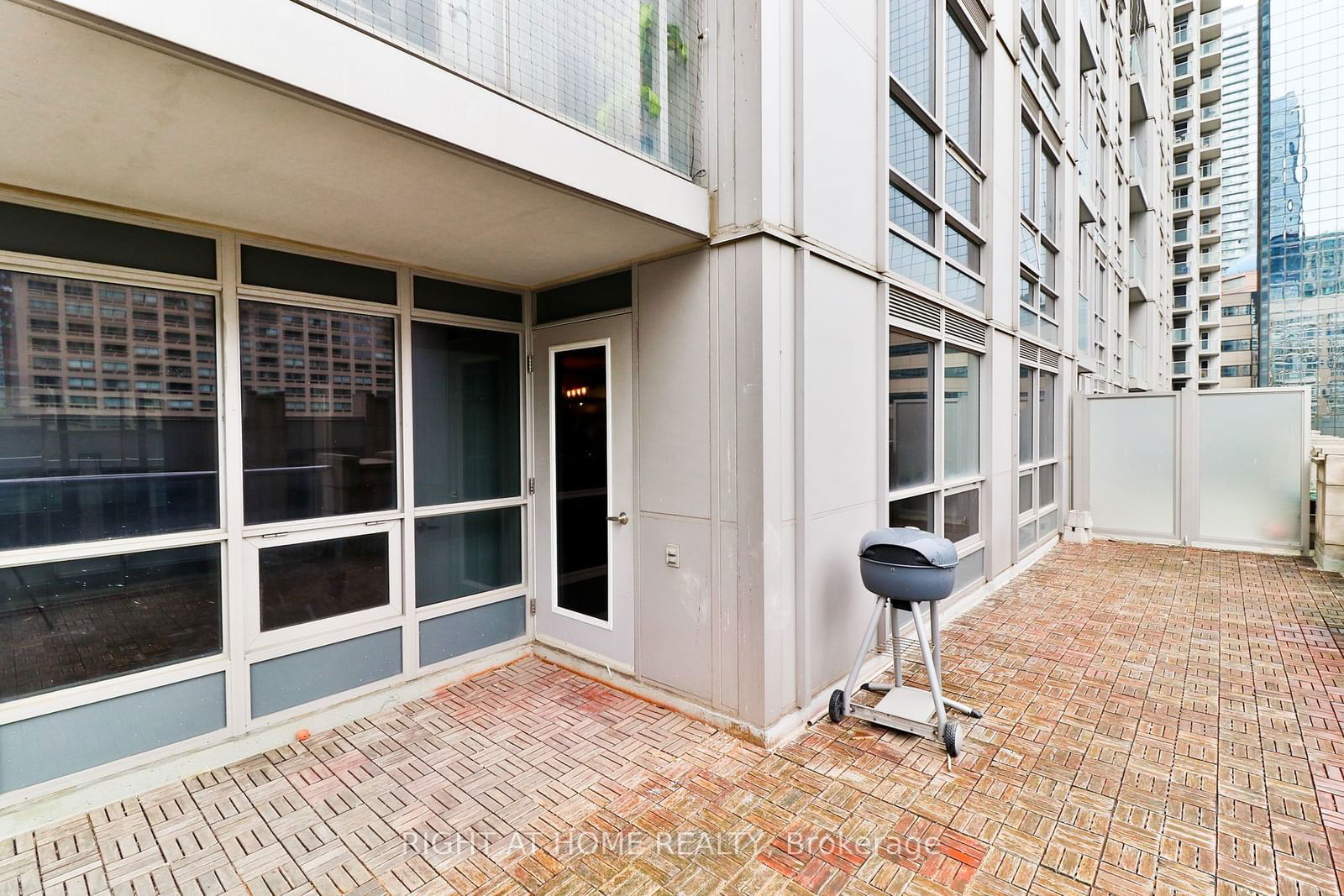 761 Bay St, unit 304 for sale - image #31