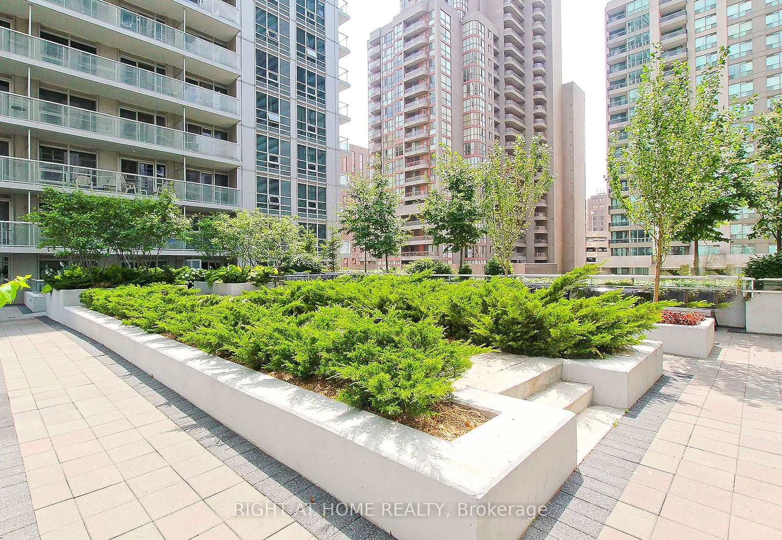 761 Bay St, unit 304 for sale - image #39