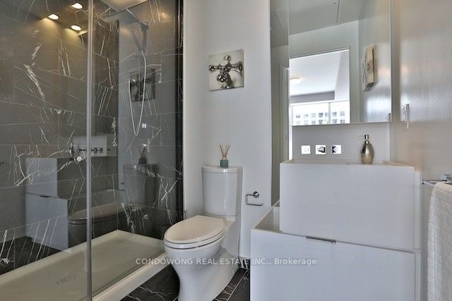 1 Bloor St E, unit 514 for rent - image #11