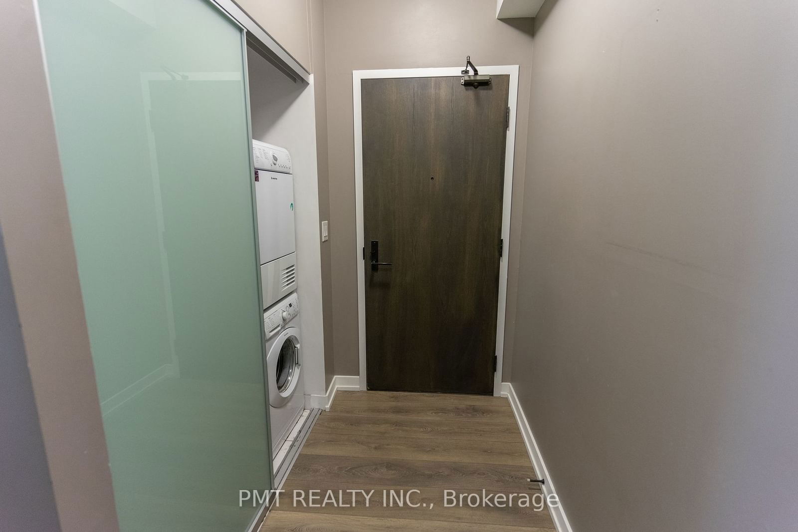 426 University Ave, unit 810 for rent - image #3