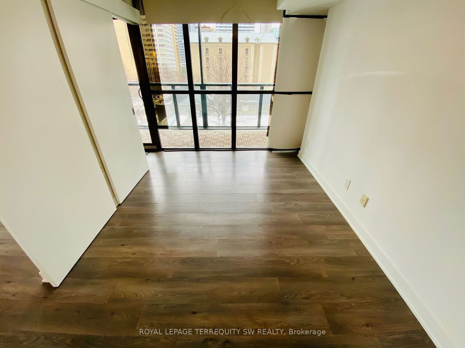 110 Charles St E, unit 505 for rent - image #6