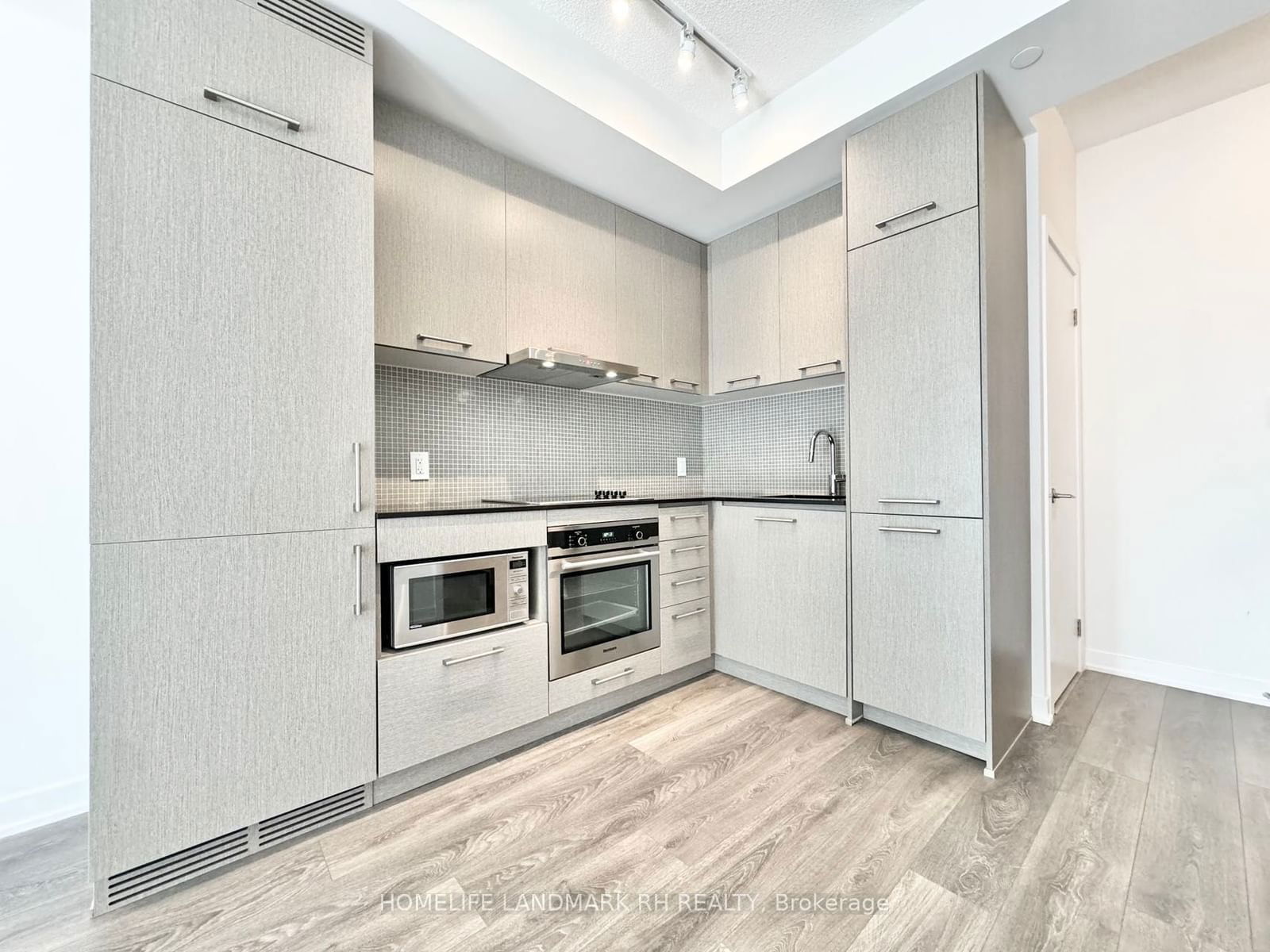 87 Peter St, unit 2701 for rent - image #3