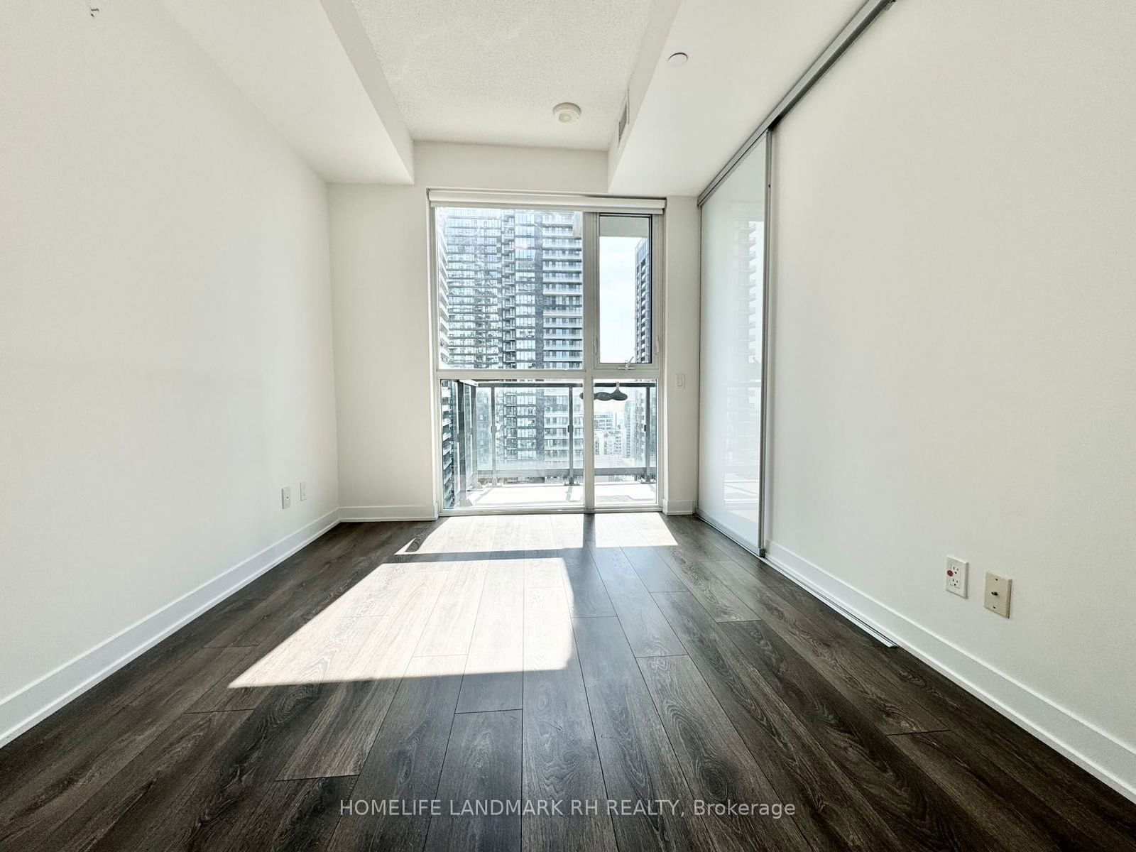 87 Peter St, unit 2701 for rent - image #7