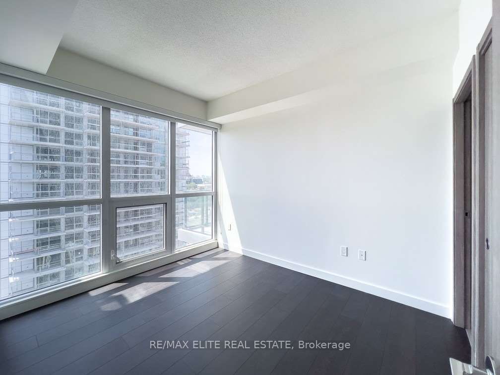 85 Mcmahon Dr, unit 1606 for rent - image #7