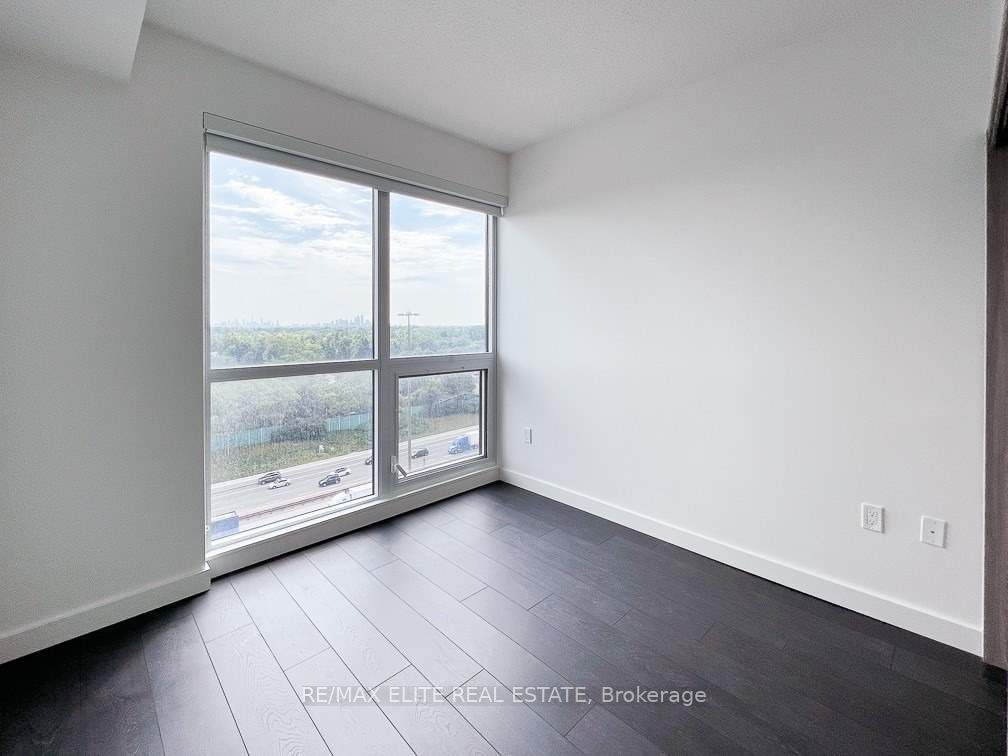 85 Mcmahon Dr, unit 1606 for rent - image #8