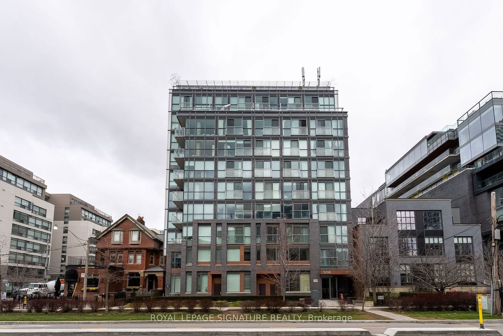 508 Wellington St W, unit 204 for sale