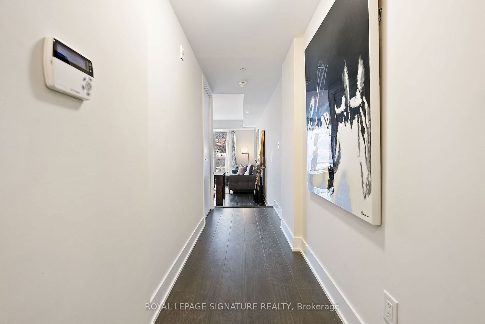 508 Wellington St W, unit 204 for sale