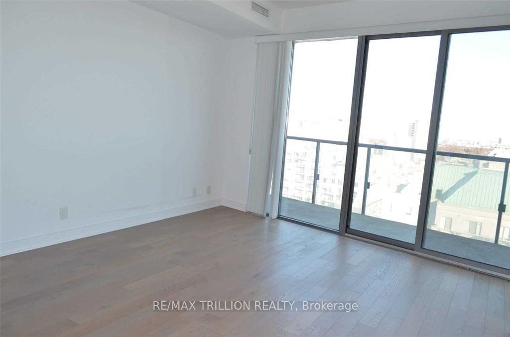 1815 Yonge St, unit 1807 for sale - image #2