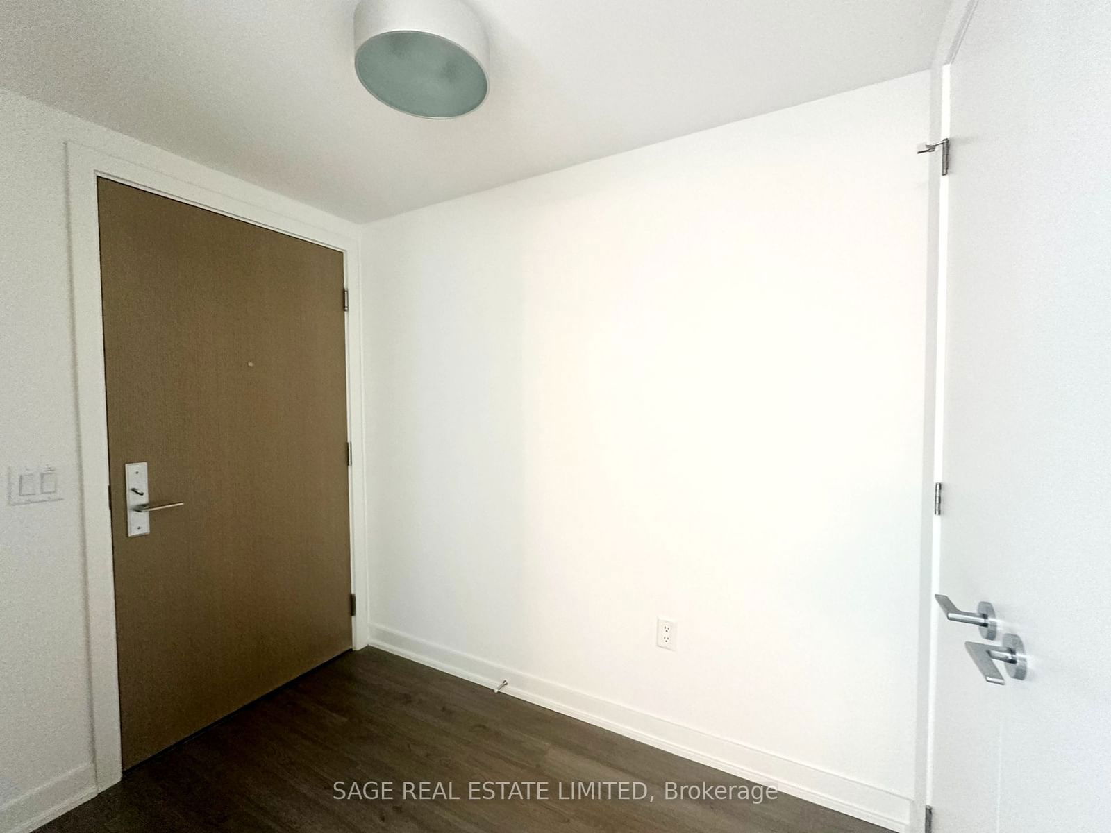 357 King St W, unit 3903 for rent