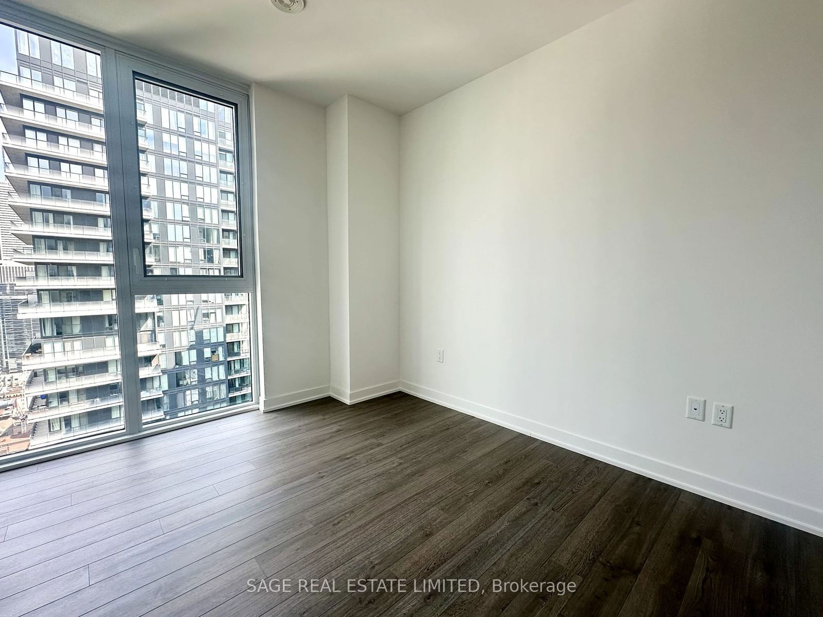 357 King St W, unit 3903 for rent