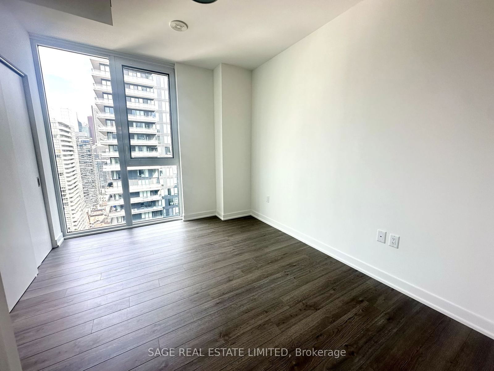 357 King St W, unit 3903 for rent