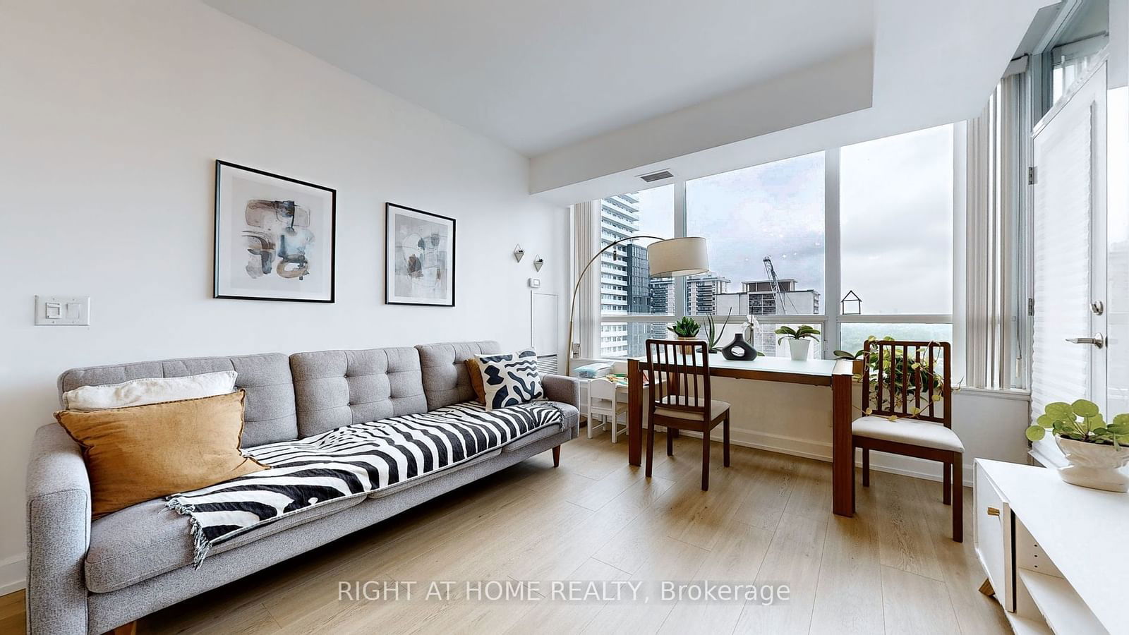 88 Broadway Ave, unit 1701 for rent - image #3