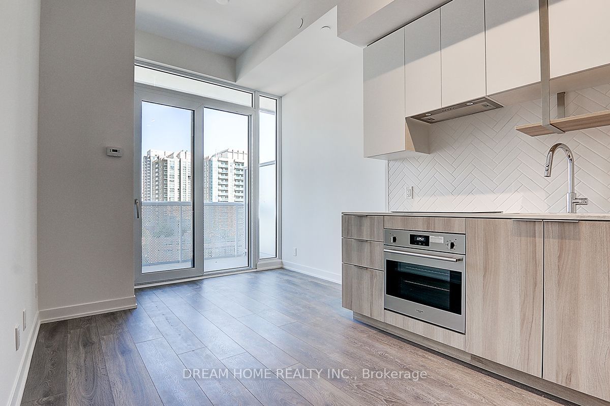 15 Holmes Ave, unit 806 for rent - image #1