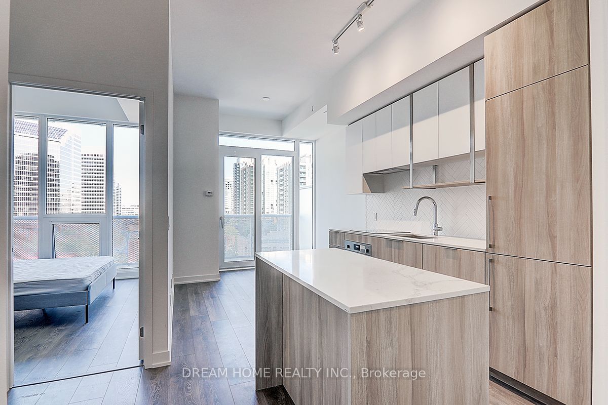 15 Holmes Ave, unit 806 for rent - image #12