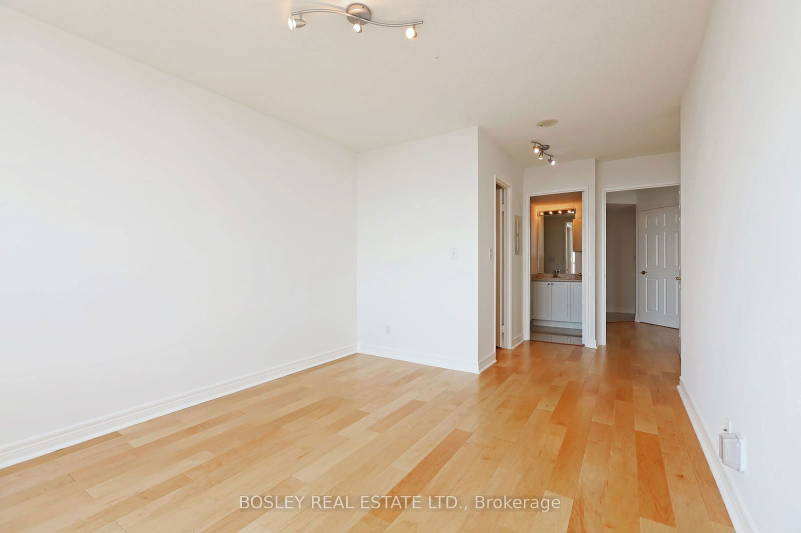 23 Hollywood Ave, unit 3605 for sale