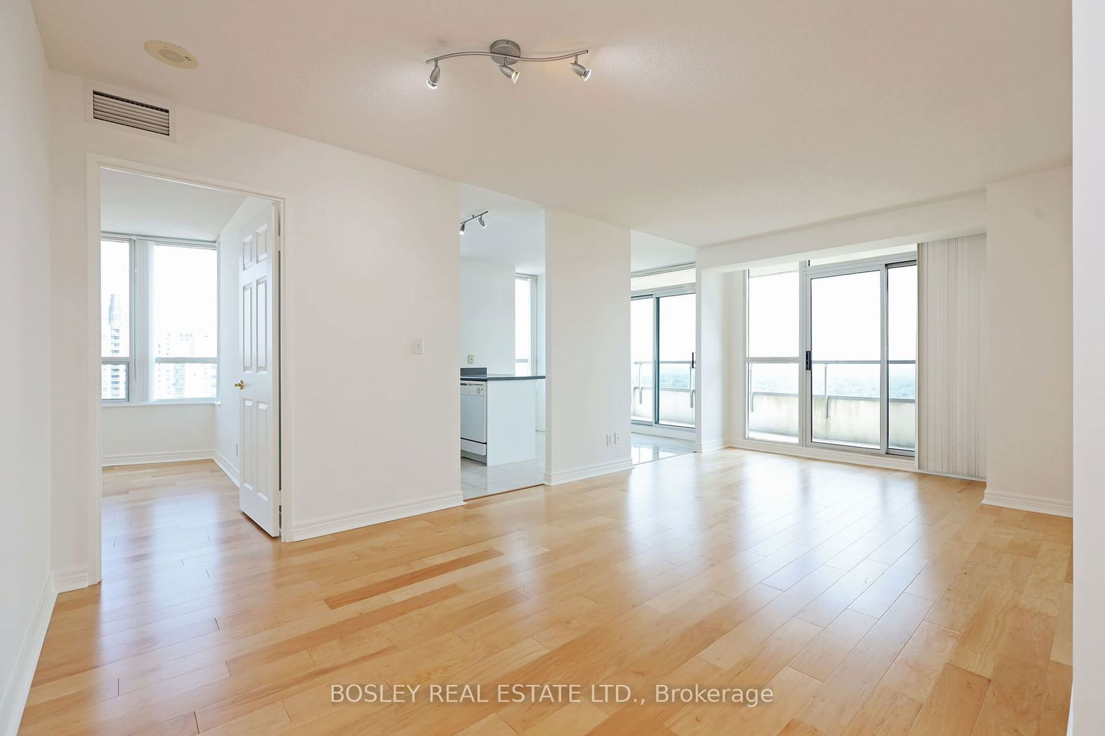 23 Hollywood Ave, unit 3605 for sale - image #9