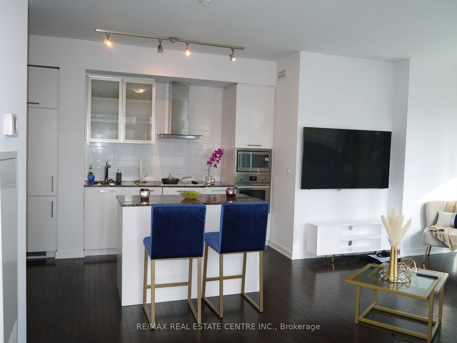 12 York St, unit 302 for sale - image #17