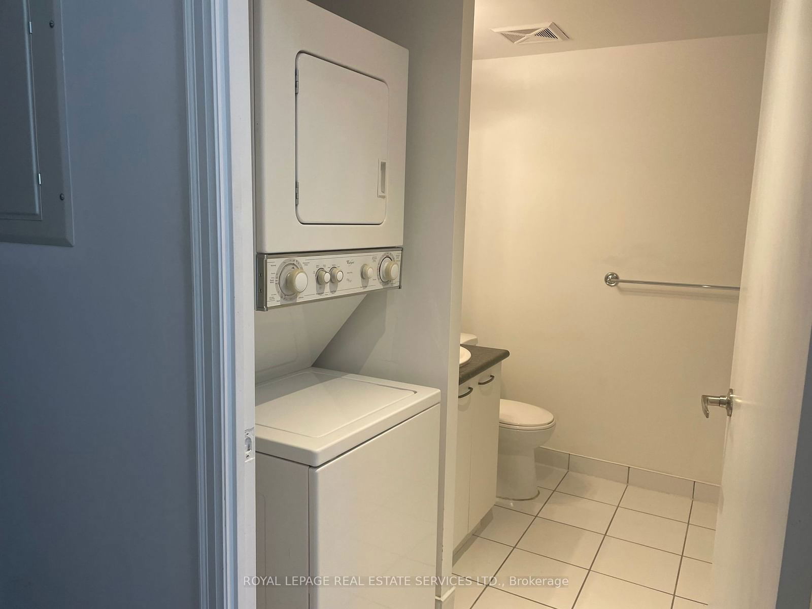 22 Wellesley St E, unit 1204 for rent