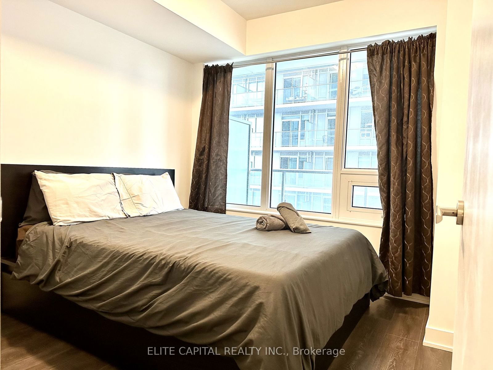 99 Broadway Ave, unit 1707 for rent - image #8