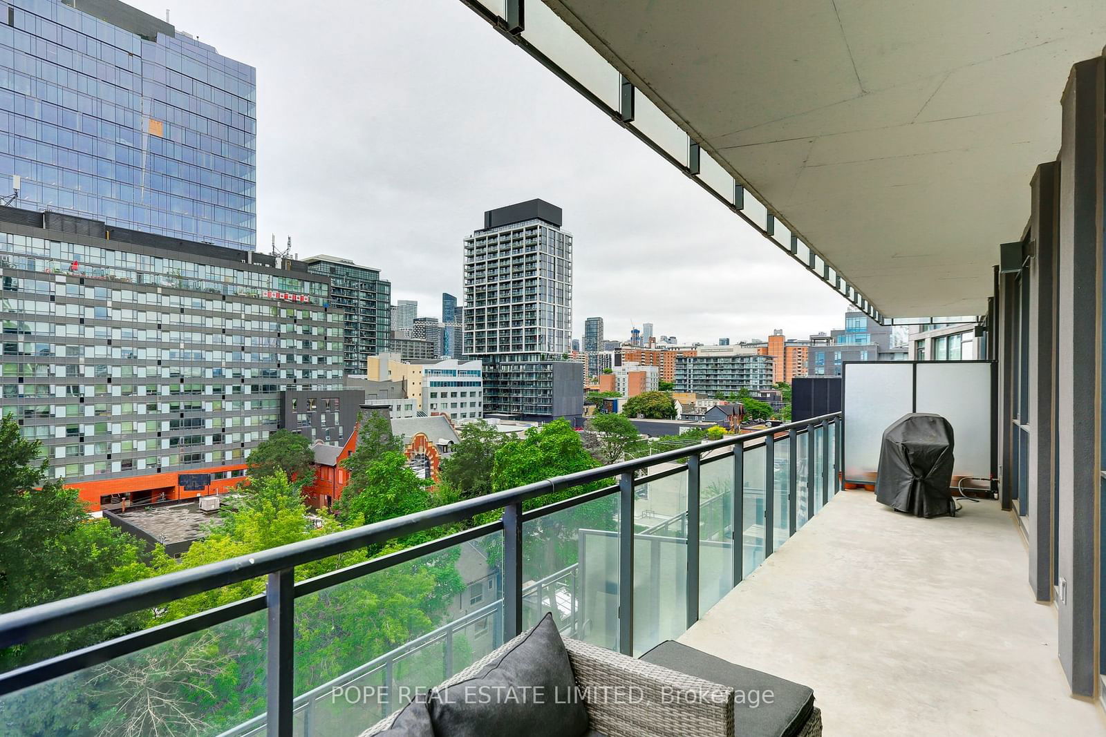 318 King St E, unit 716 for sale