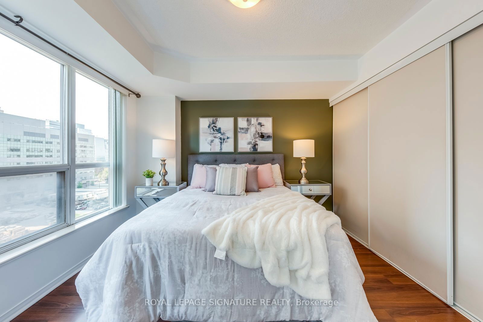 909 Bay St, unit 805 for sale - image #12