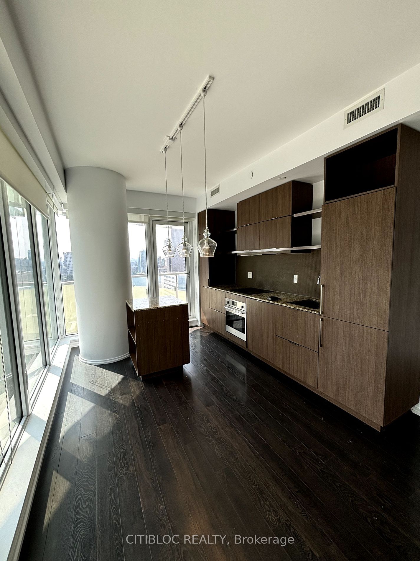 197 Yonge St for rent  - image #1