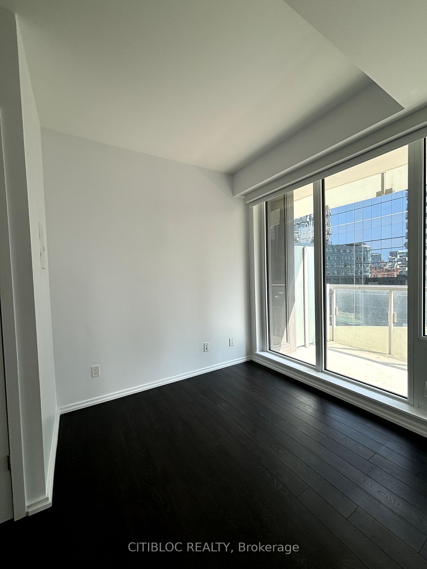 197 Yonge St, unit 1409 for rent