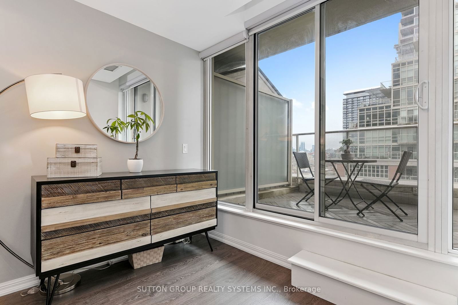 75 East Liberty St, unit 1116 for sale - image #8