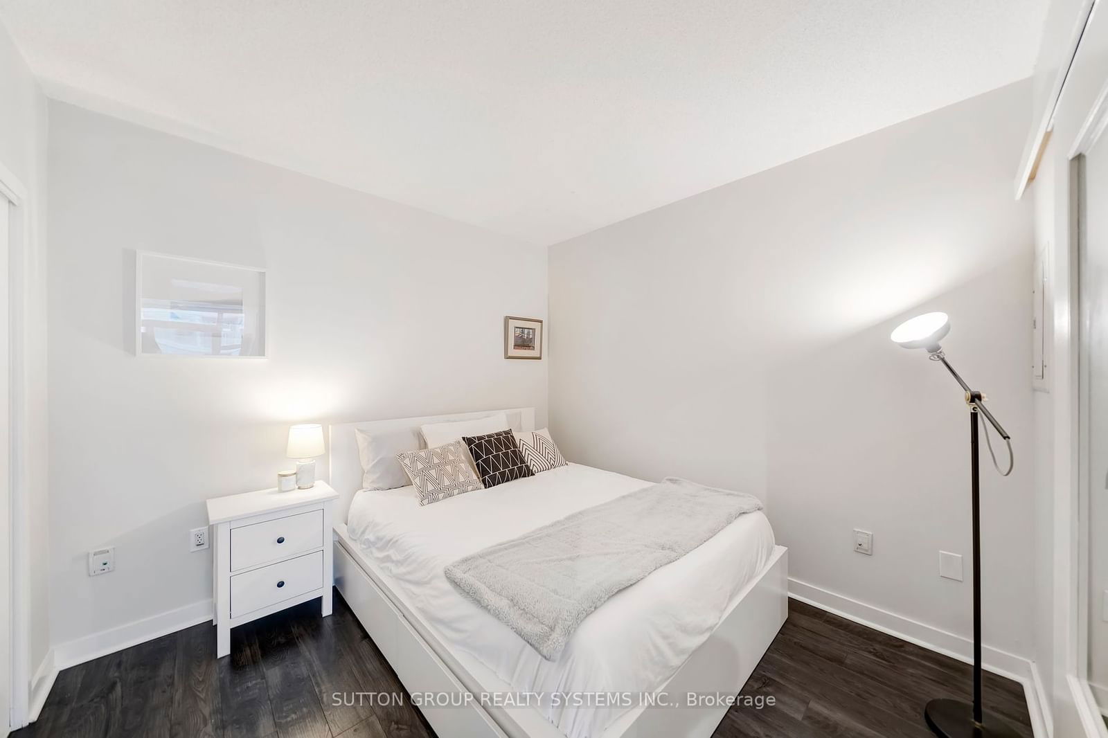 10 Navy Wharf Crt, unit 805 for sale - image #11