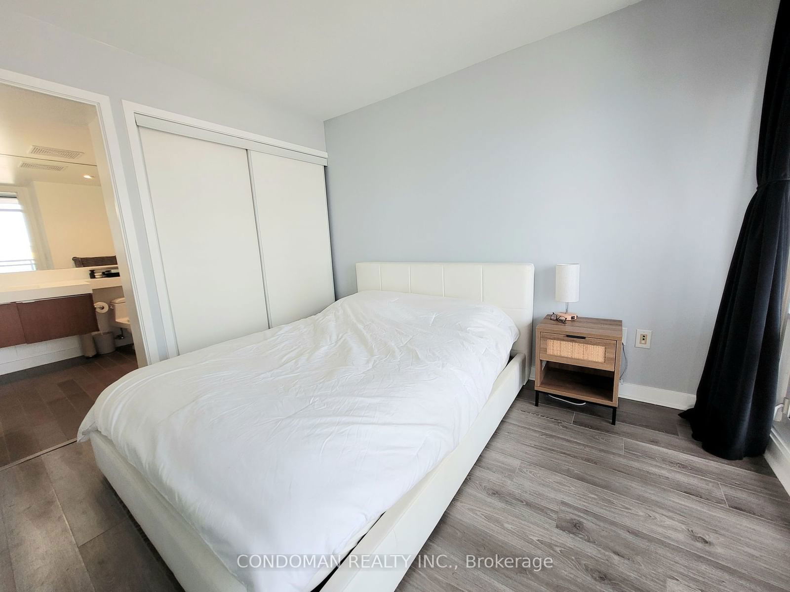 25 Telegram Mews, unit 5206 for rent - image #8