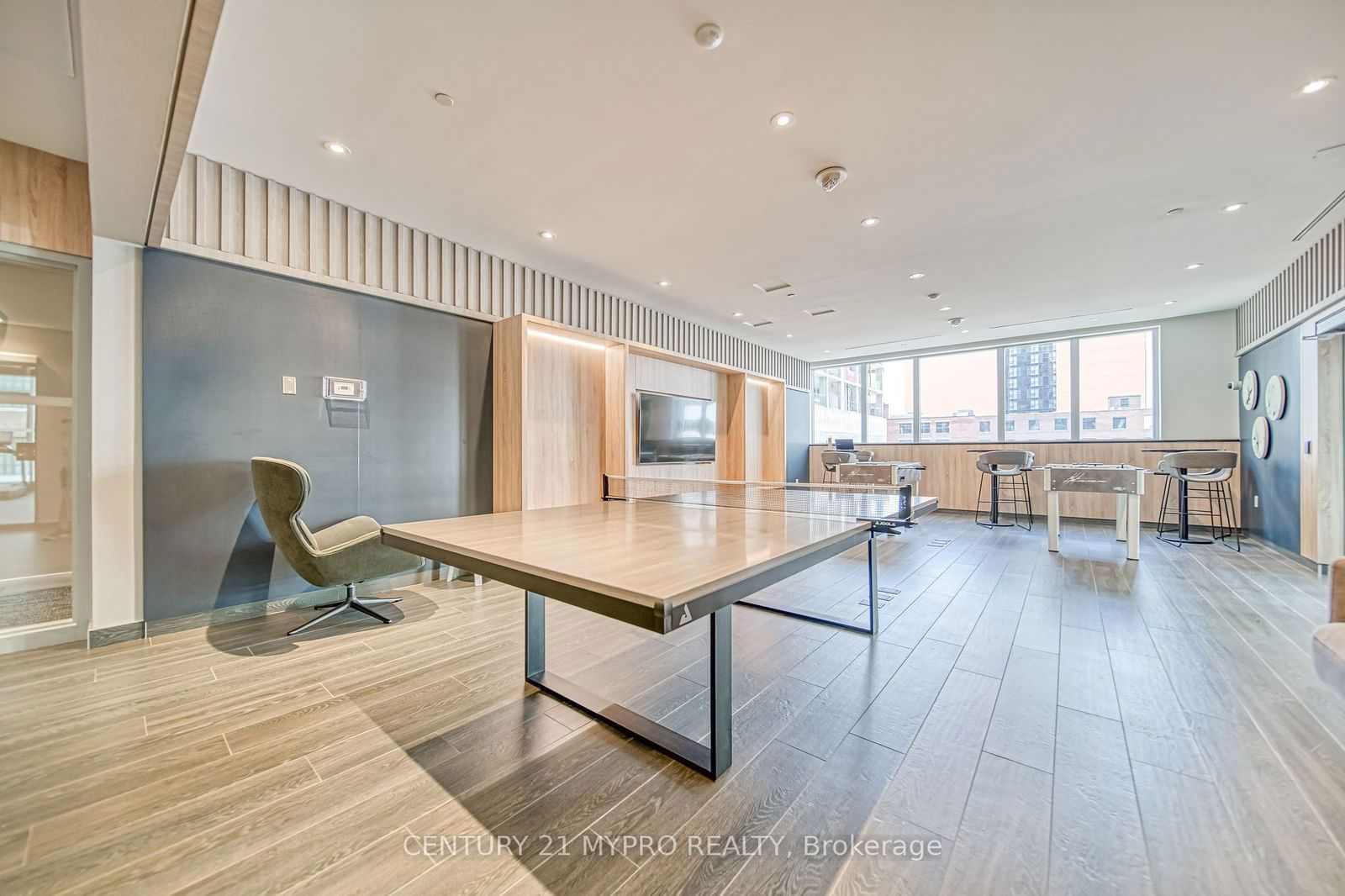 357 King St W, unit 2202 for sale - image #17