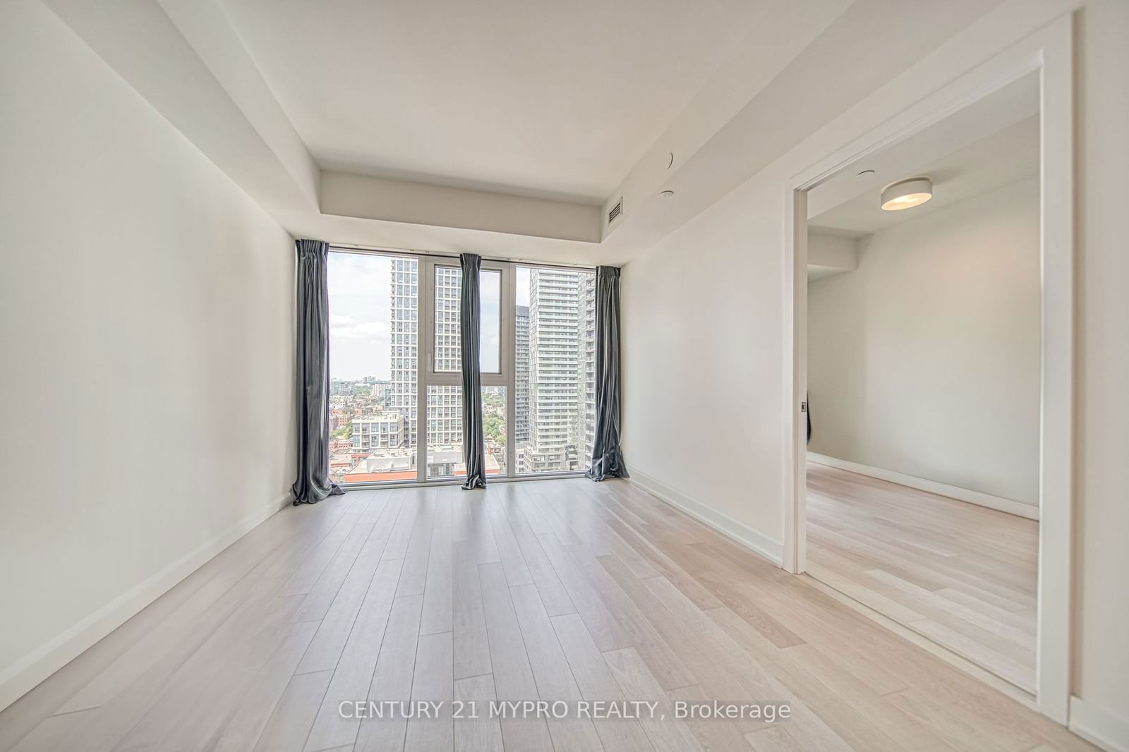 357 King St W, unit 2202 for sale