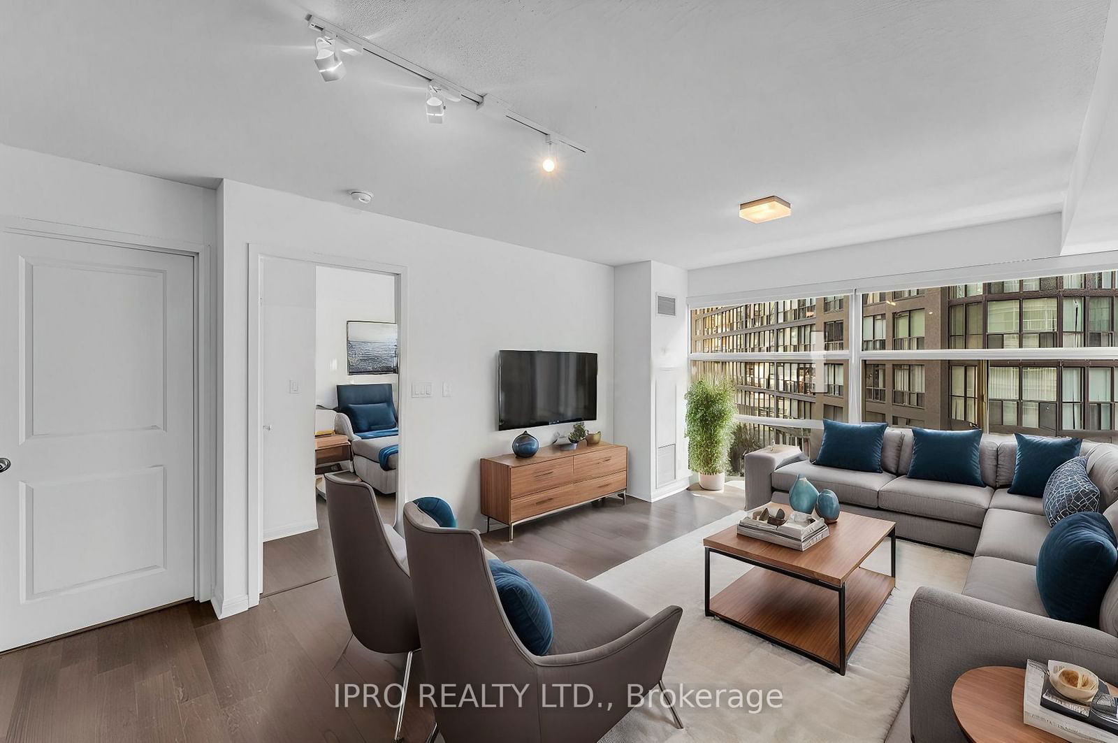 11 St Joseph St, unit 505 for sale